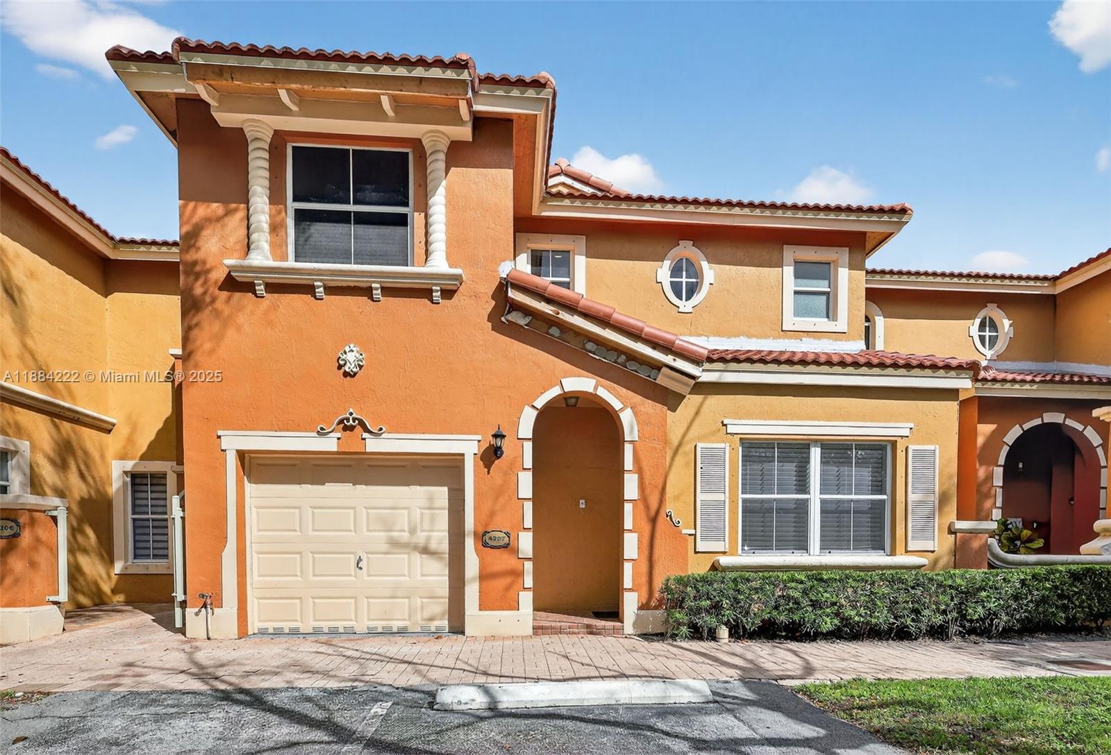 VILLA VIZCAYA CONDO - Residential Lease