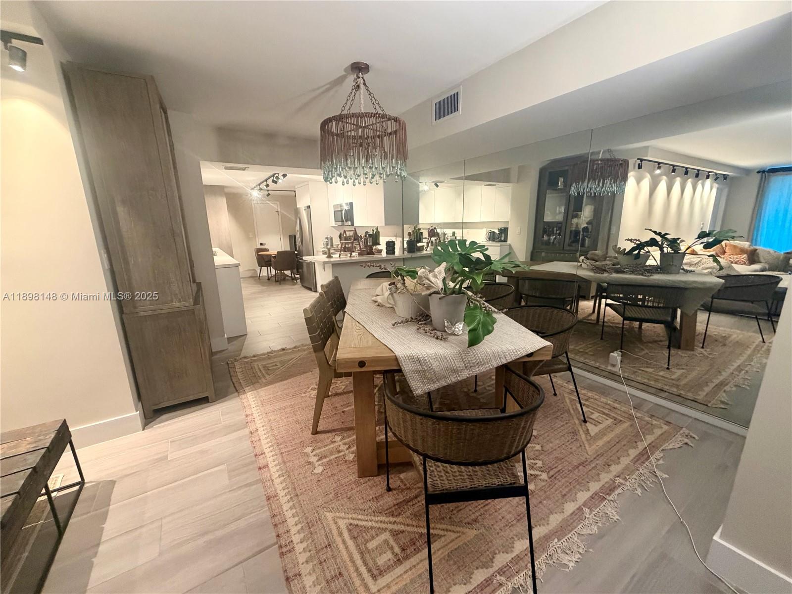 TOWERS OF KEY BISCAYNE CO - Residential