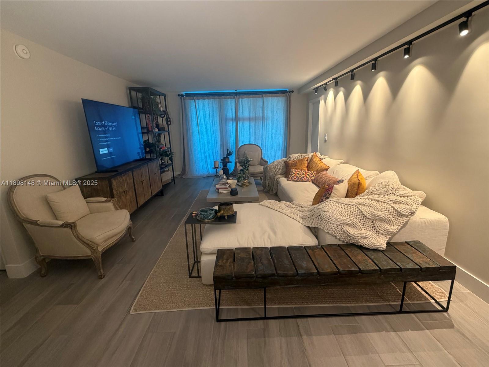 TOWERS OF KEY BISCAYNE CO - Residential