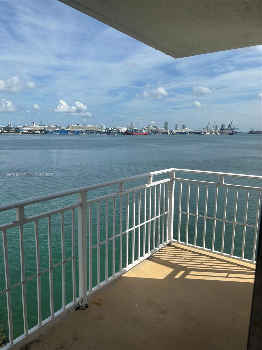 770 Claughton Island Dr 915