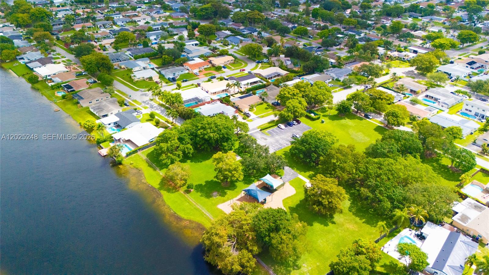 PEMBROKE LAKES SEC 1 - Residential