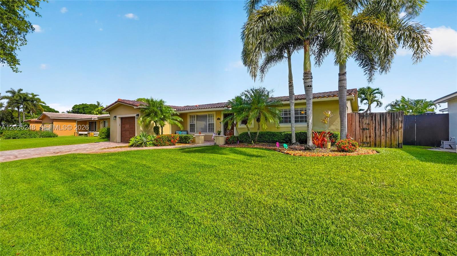 PEMBROKE LAKES SEC 1 - Residential