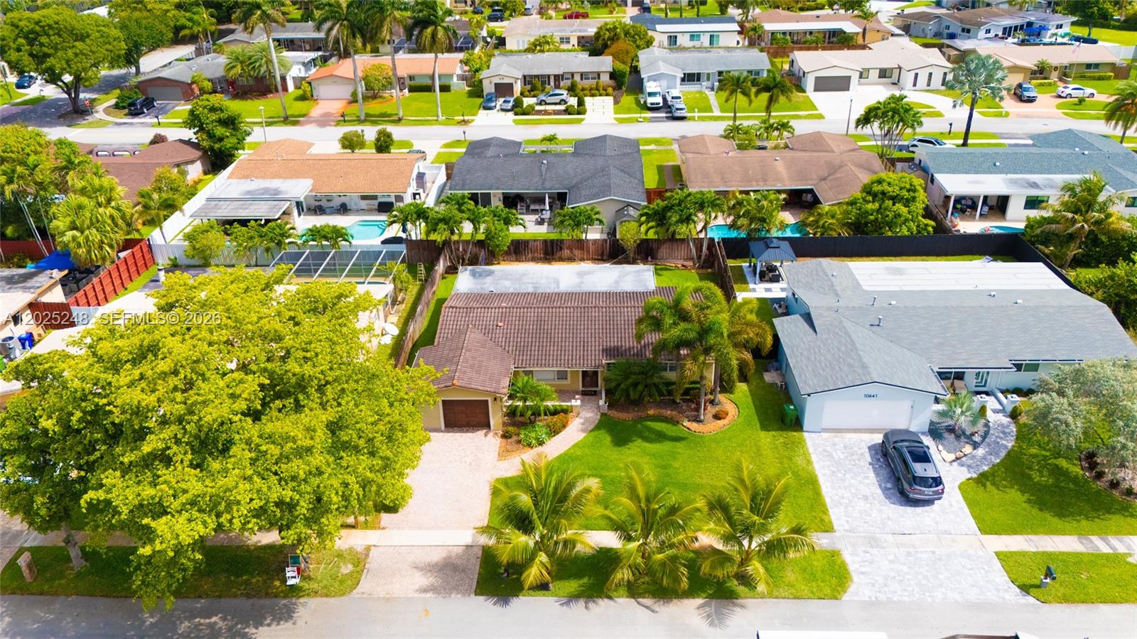 PEMBROKE LAKES SEC 1 - Residential
