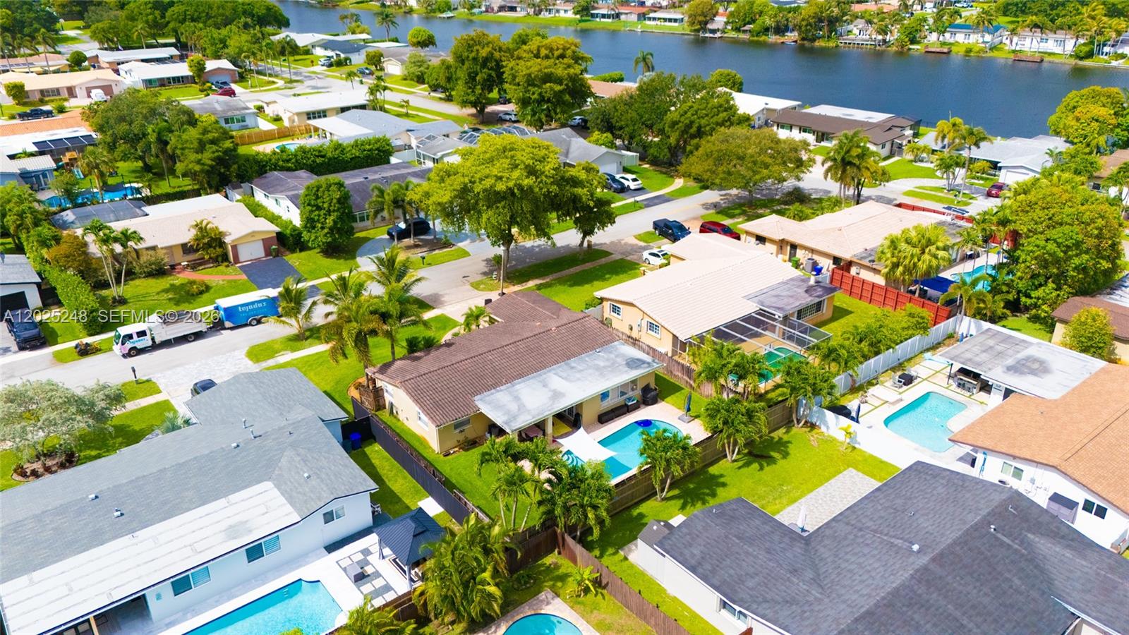PEMBROKE LAKES SEC 1 - Residential
