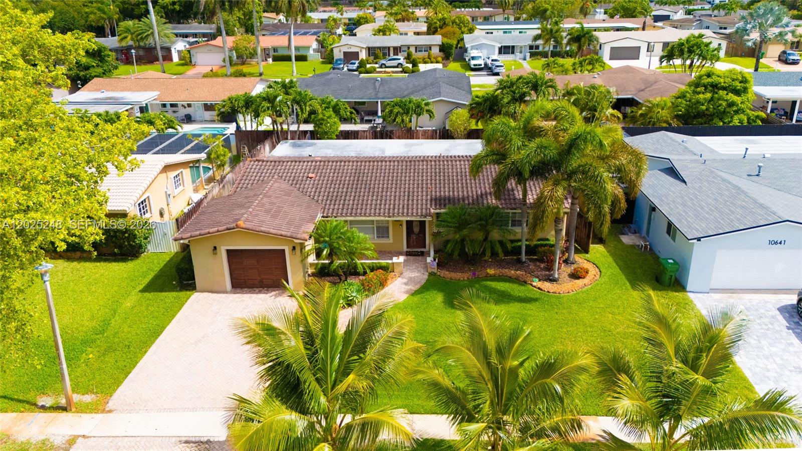 PEMBROKE LAKES SEC 1 - Residential