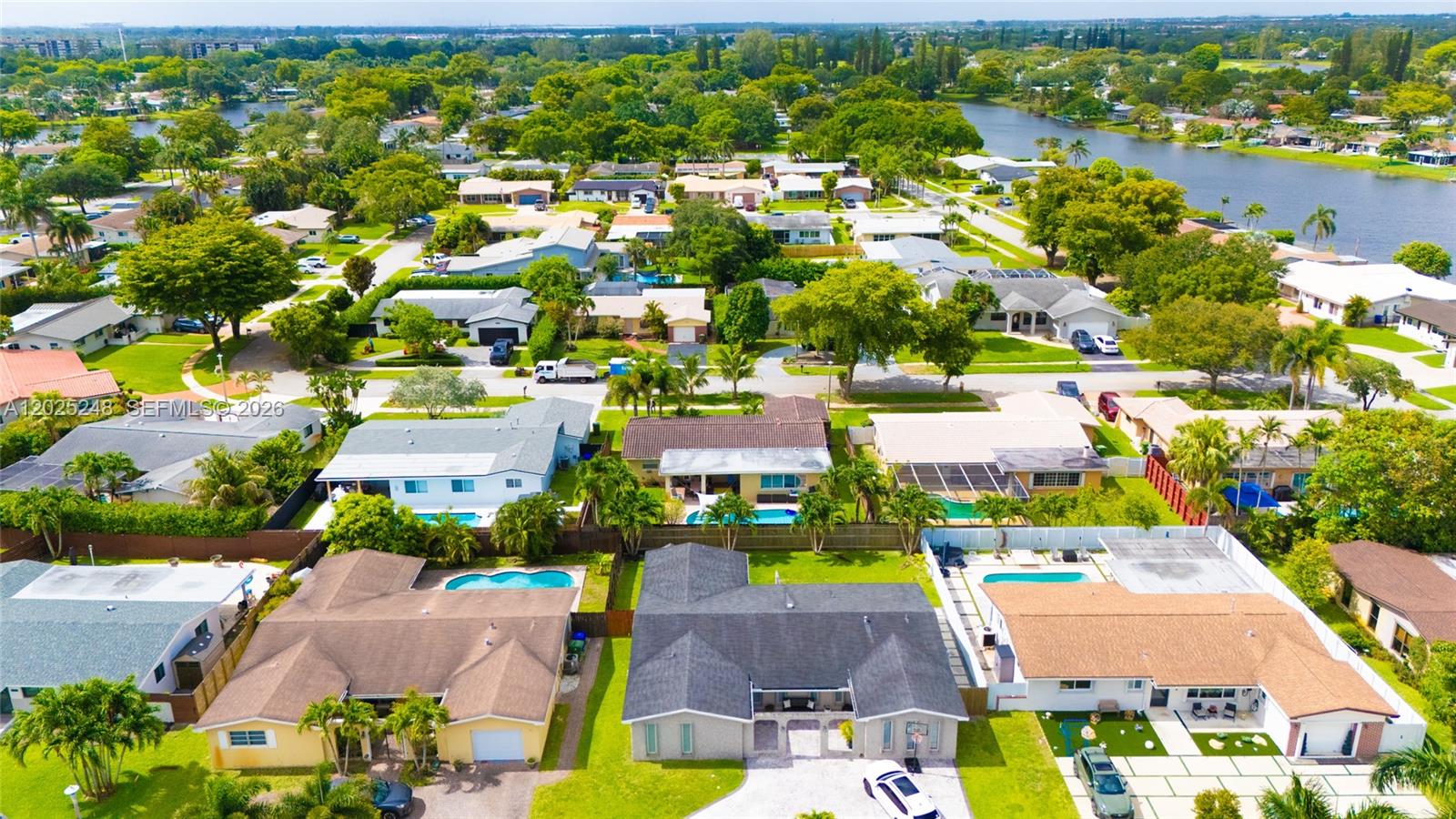 PEMBROKE LAKES SEC 1 - Residential