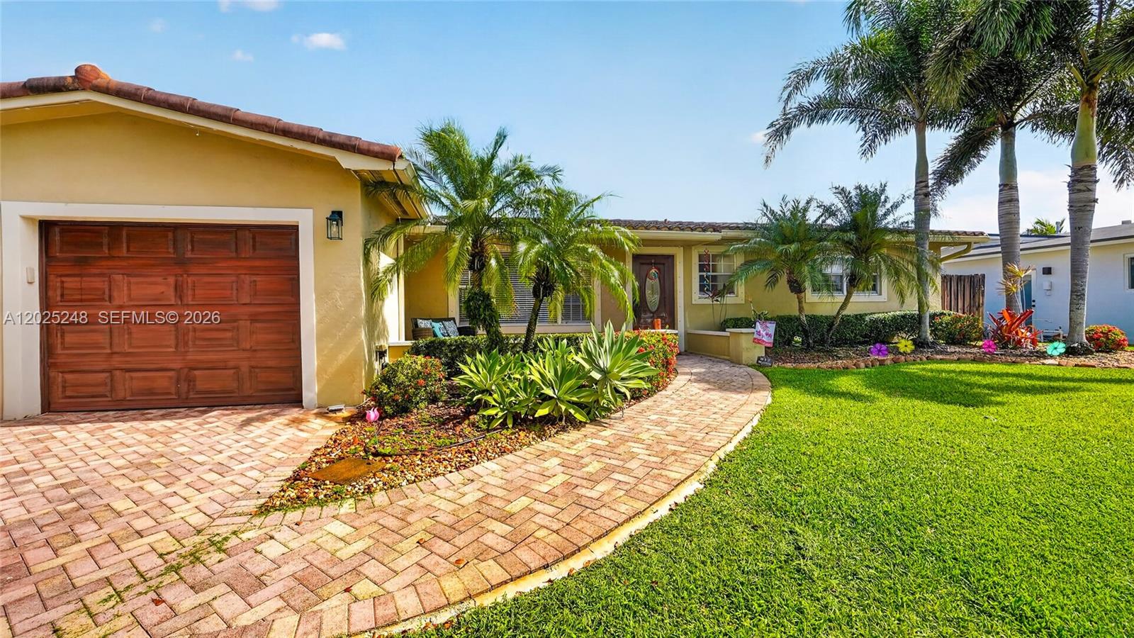 PEMBROKE LAKES SEC 1 - Residential