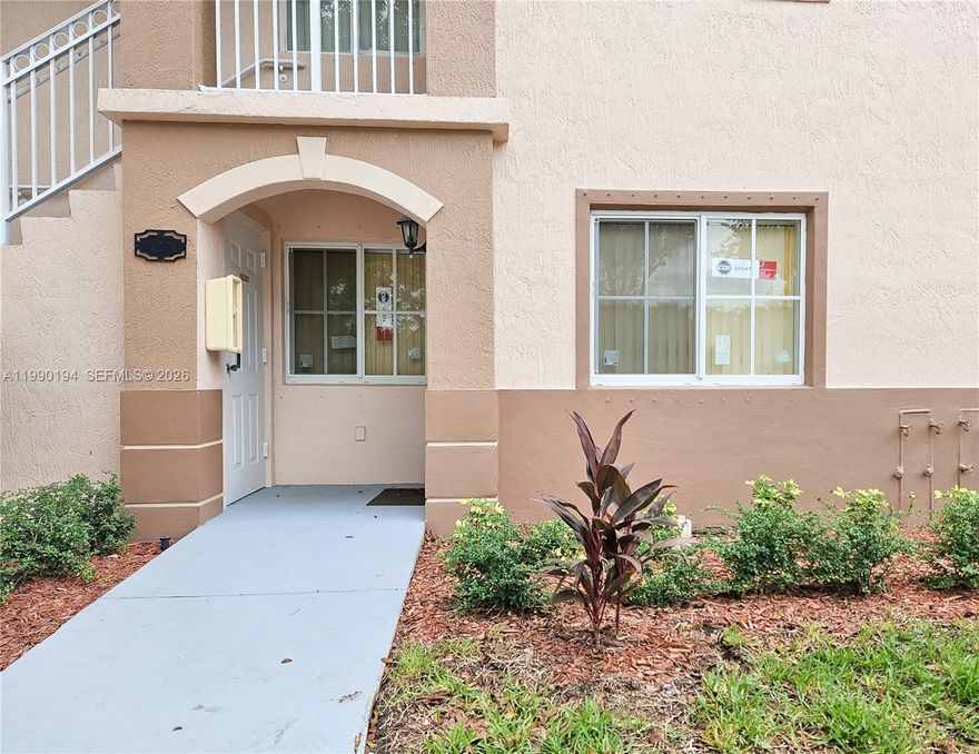Beautifully updated condo located in the gated community of Venetia Gardens. This fine home ample living areas with tile floors throughout. Updated kitchen with all stainless steel appliances, updated bathrooms, yard space overlooking community lake and more! Centrally located near shopping, top rated schools, restaurants access to turnpike and more!