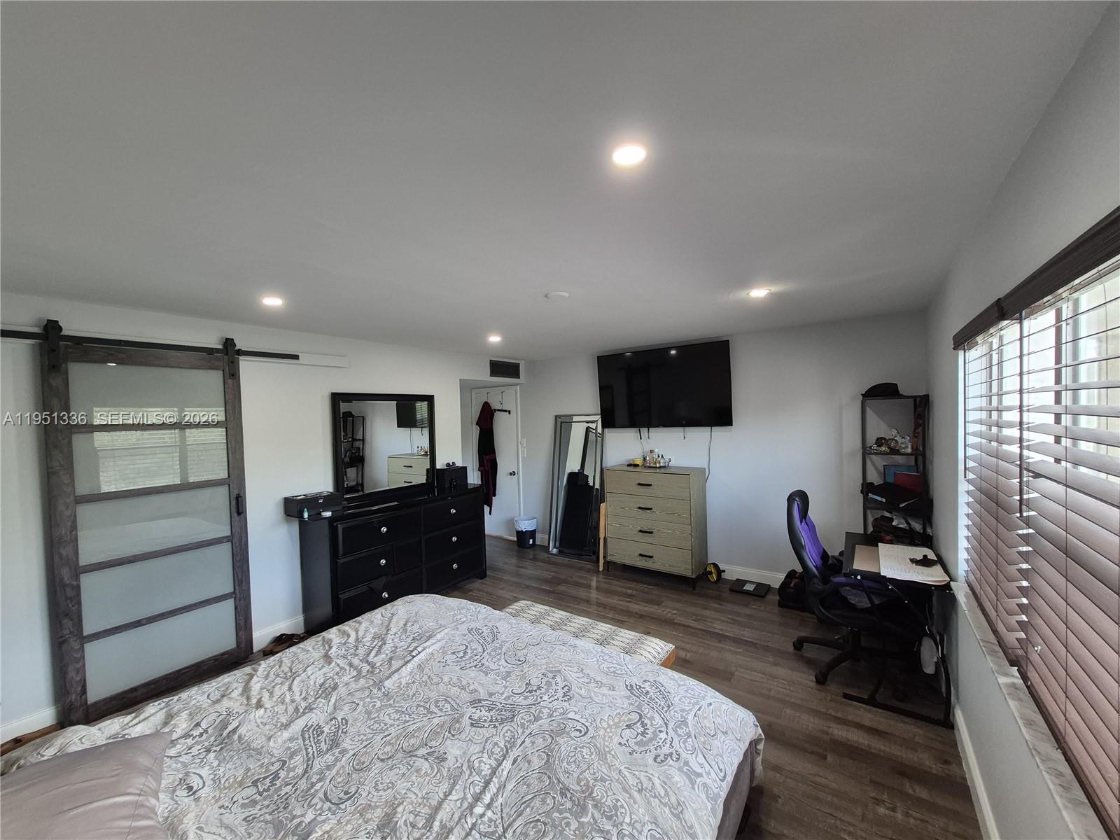 GARDEN LAKES OF INVERRARY - Residential