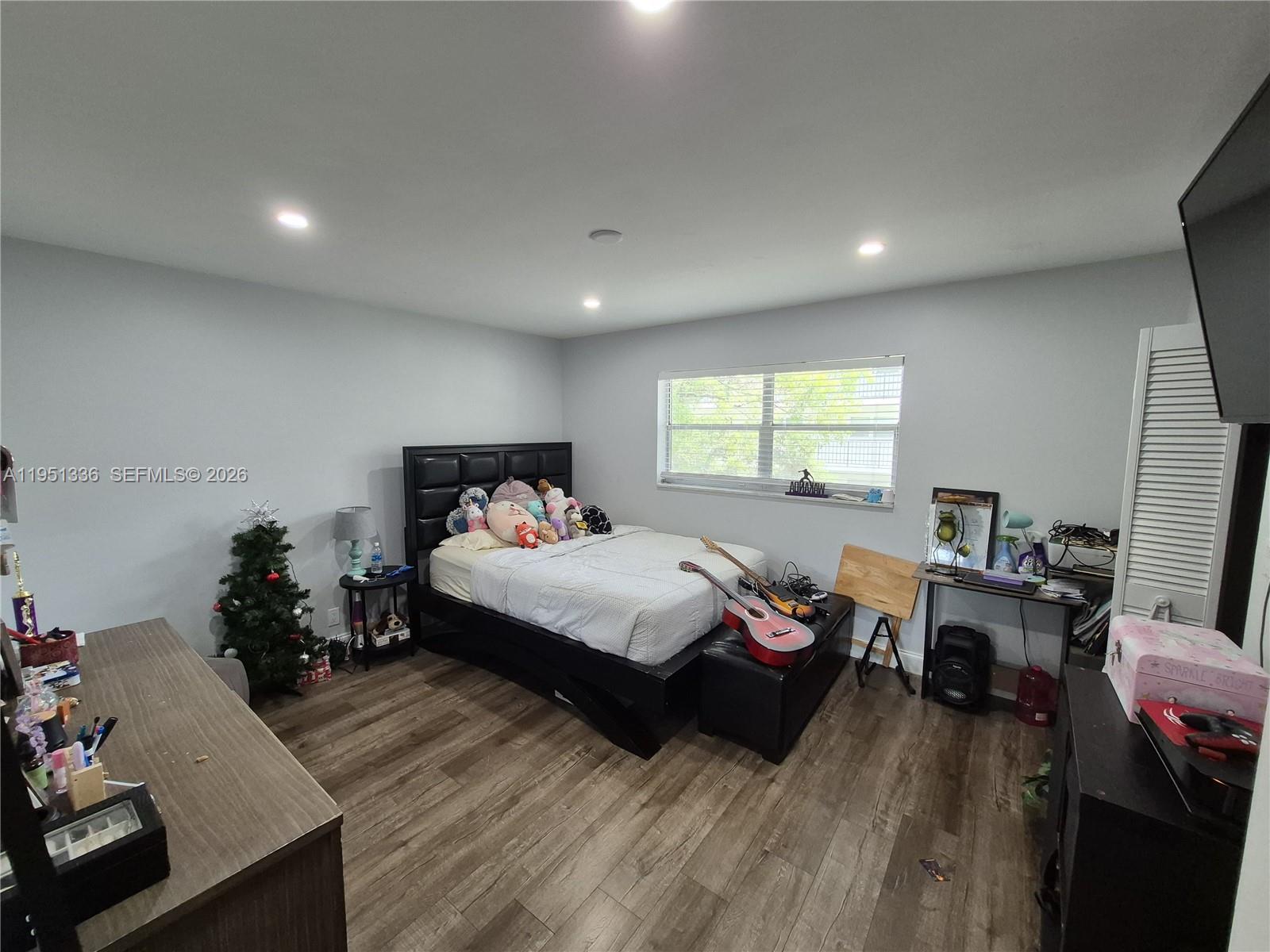 GARDEN LAKES OF INVERRARY - Residential