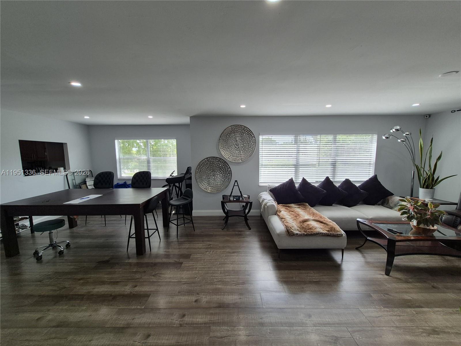 GARDEN LAKES OF INVERRARY - Residential