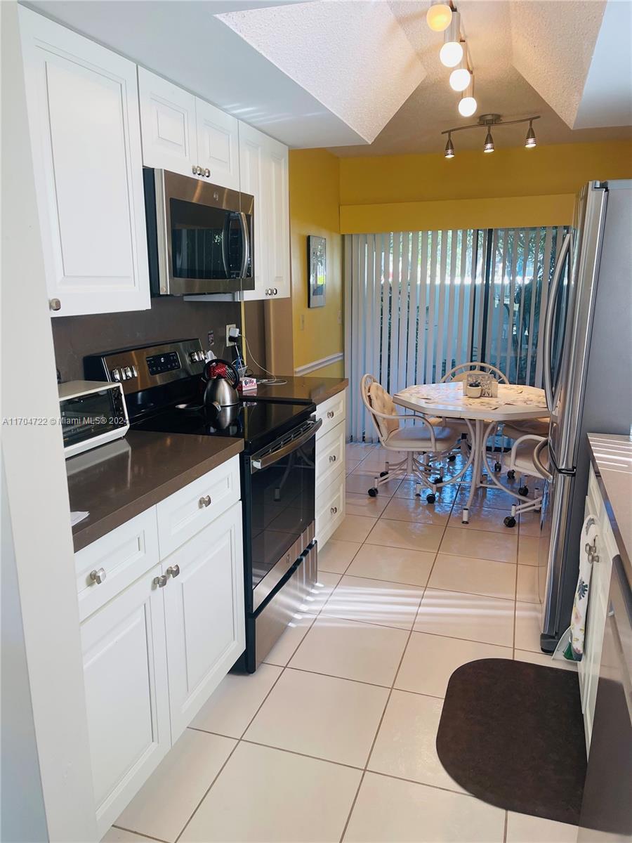 GARDENS OF LAKEWOOD CONDO - Residential