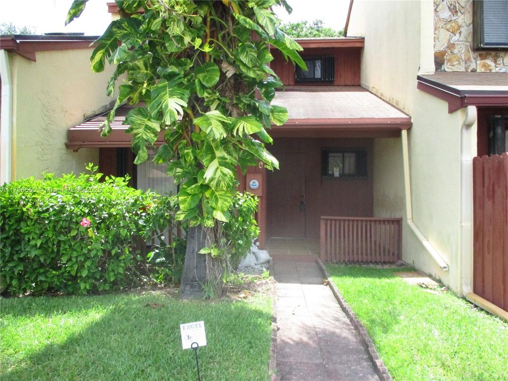 Photo of 424 SE 11th Ter #424, Dania Beach, FL 33004 (MLS # A11796660)