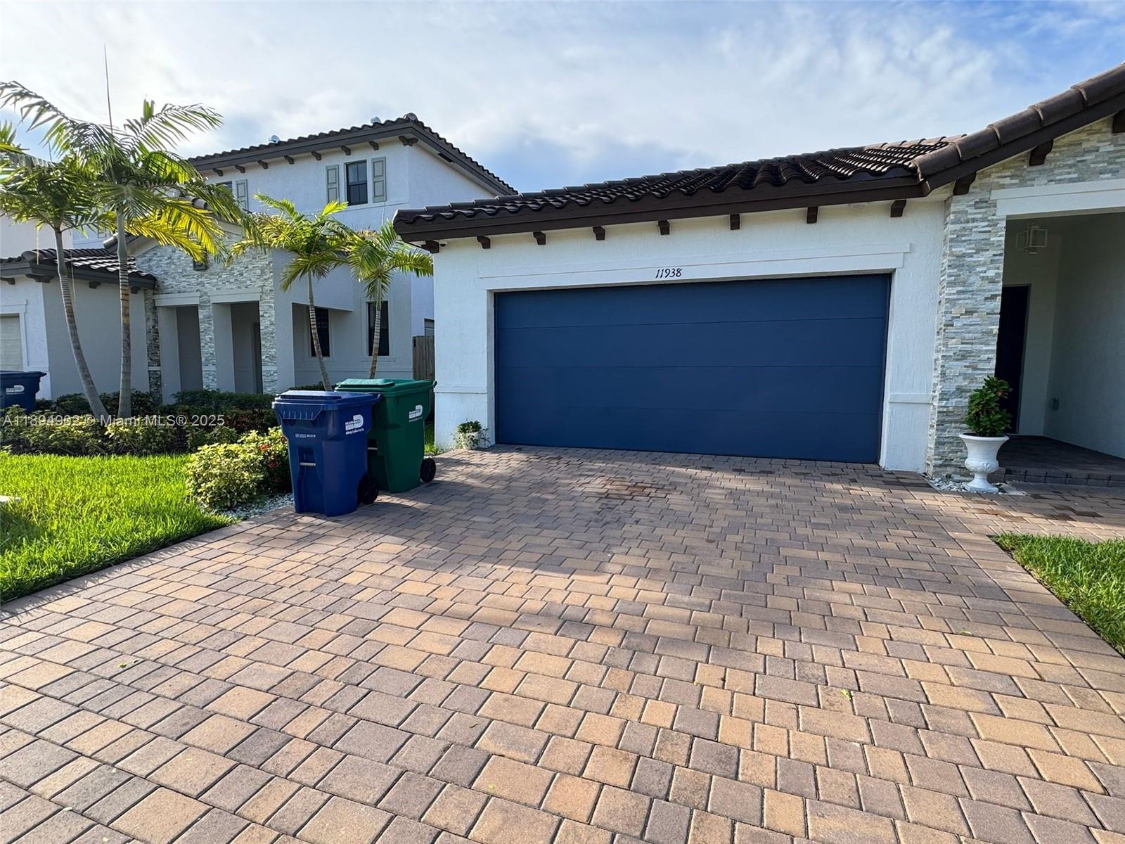 ESTATES AT SILVER PALM - Residential