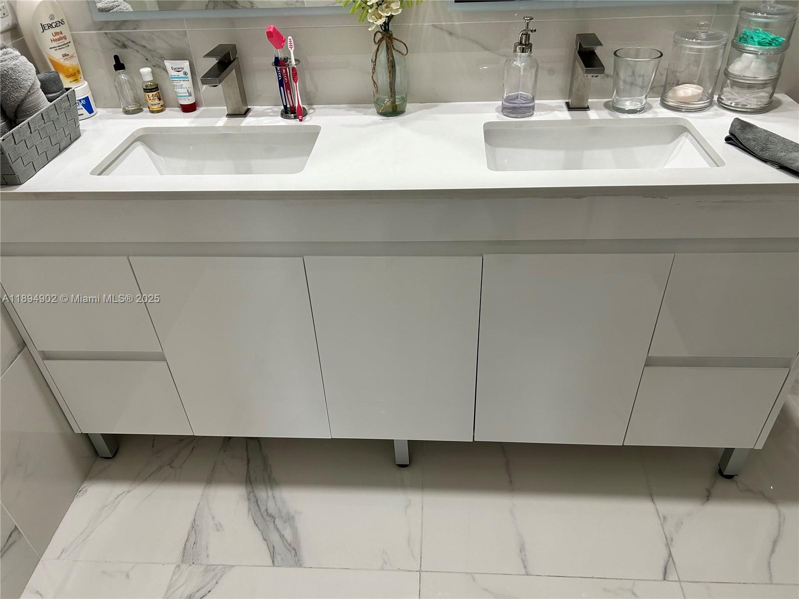 ESTATES AT SILVER PALM - Residential