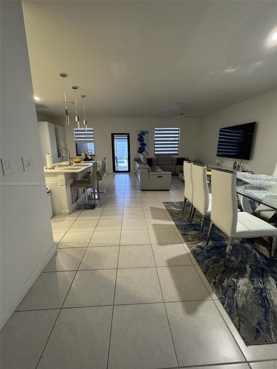 ESTATES AT SILVER PALM - Residential