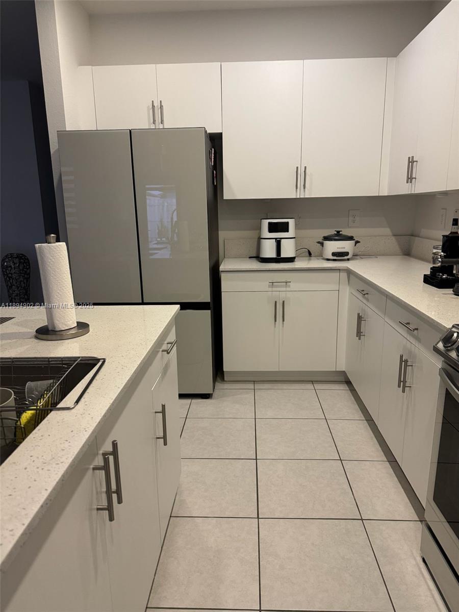 ESTATES AT SILVER PALM - Residential