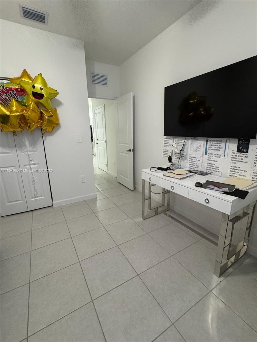 ESTATES AT SILVER PALM - Residential