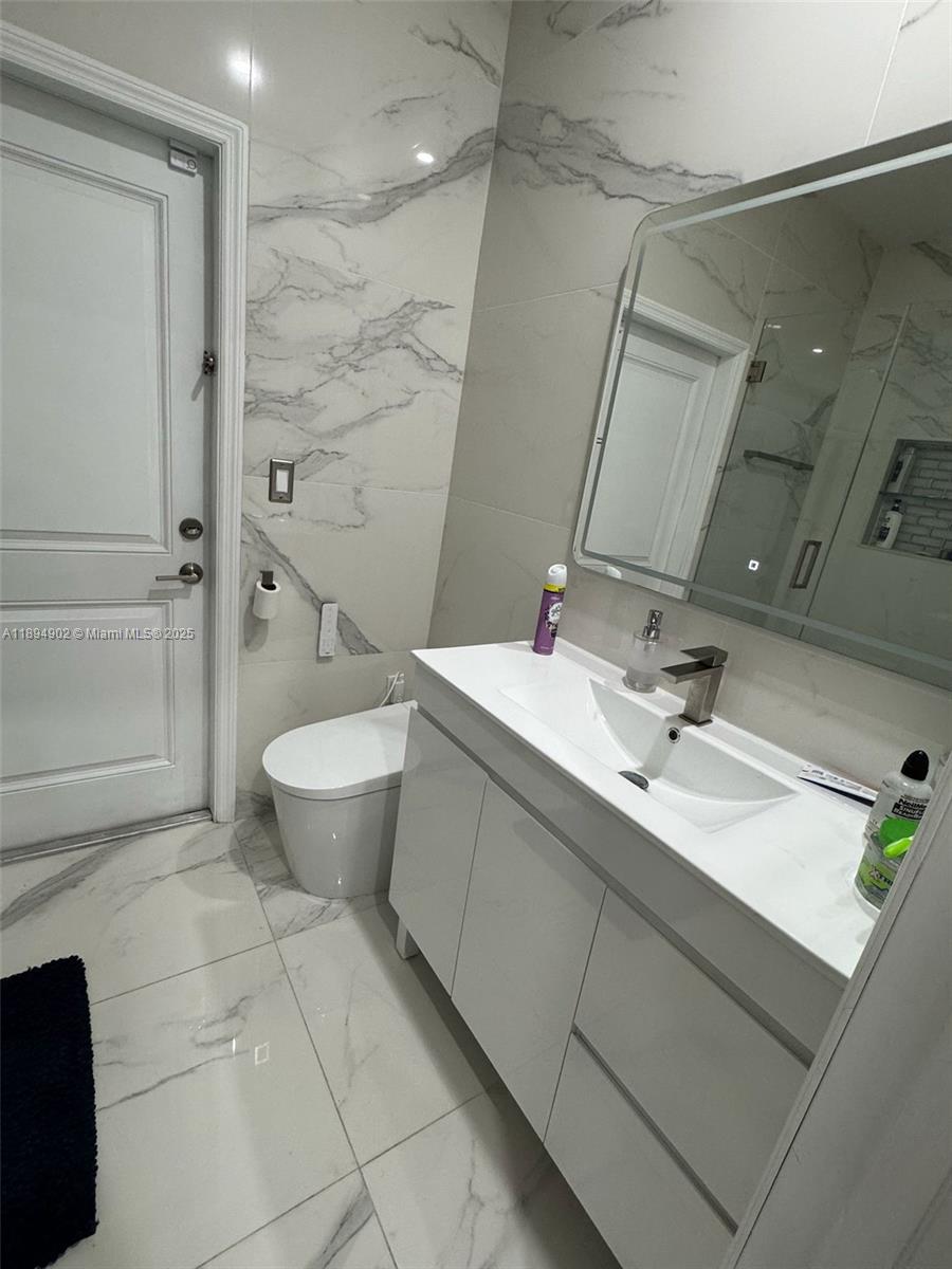 ESTATES AT SILVER PALM - Residential