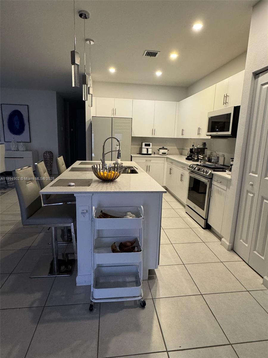 ESTATES AT SILVER PALM - Residential