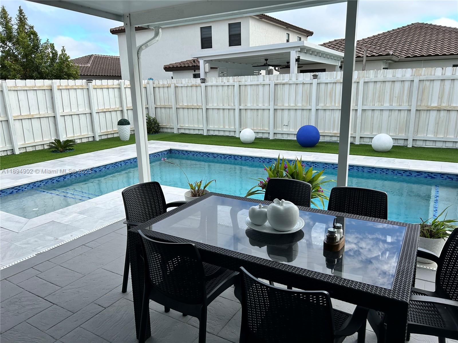 ESTATES AT SILVER PALM - Residential