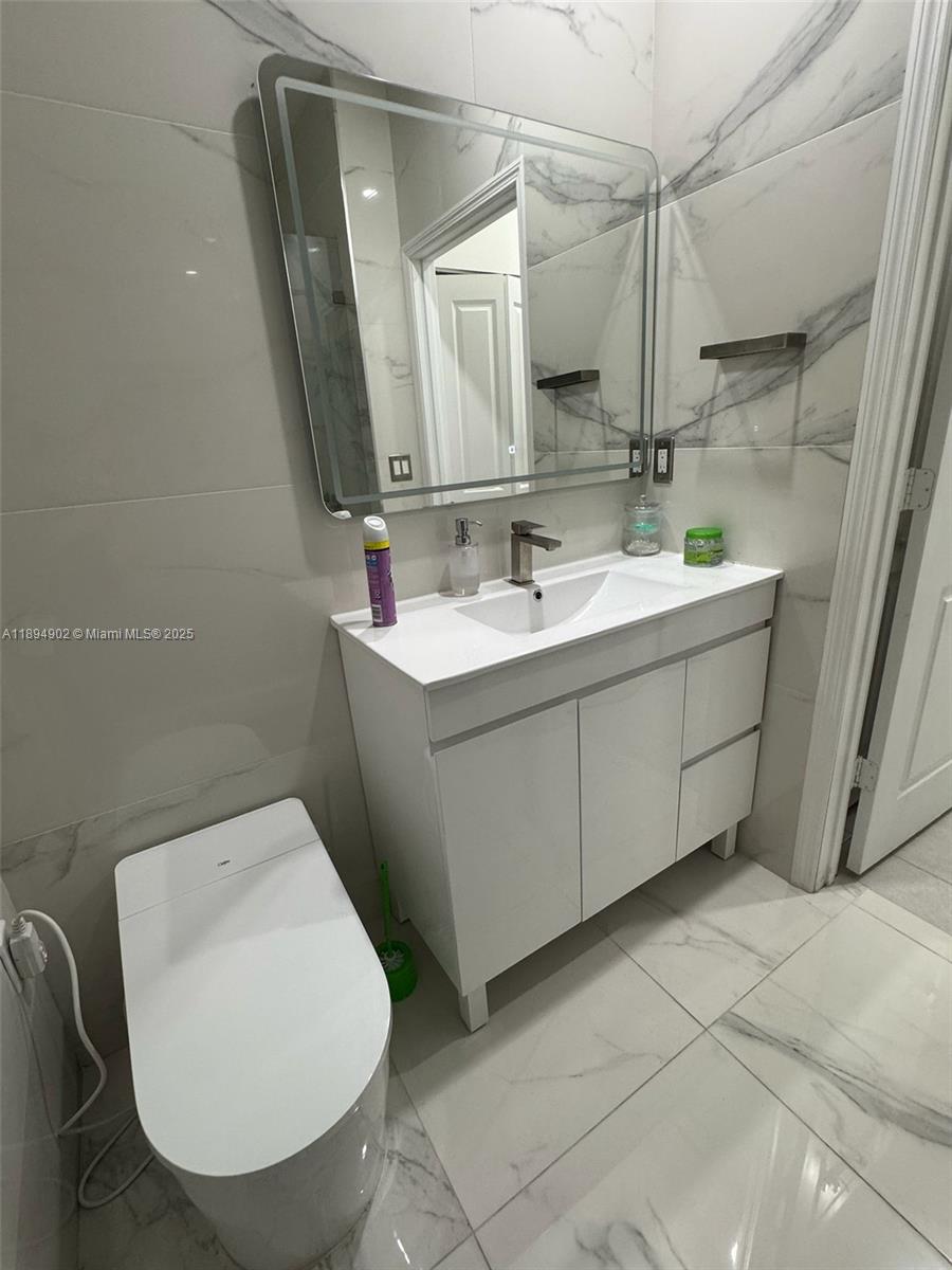 ESTATES AT SILVER PALM - Residential