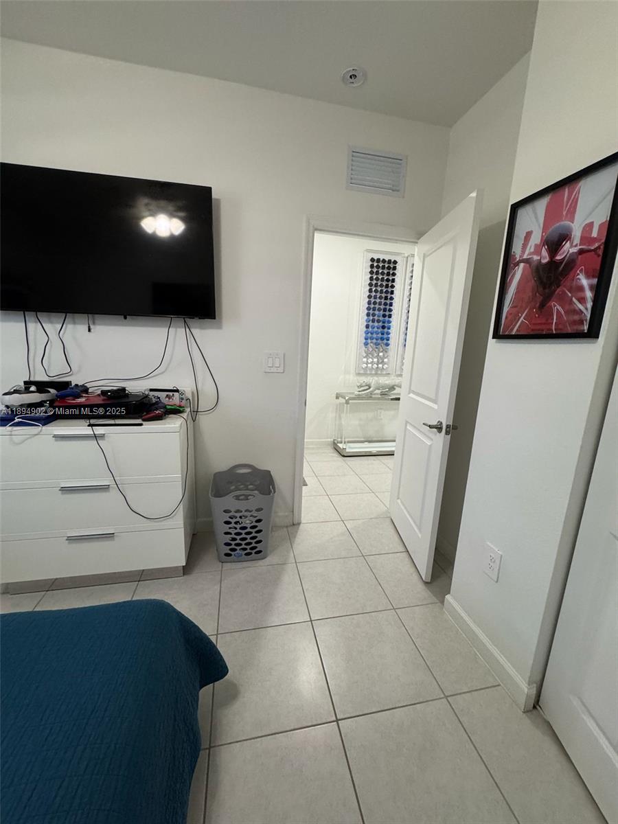 ESTATES AT SILVER PALM - Residential