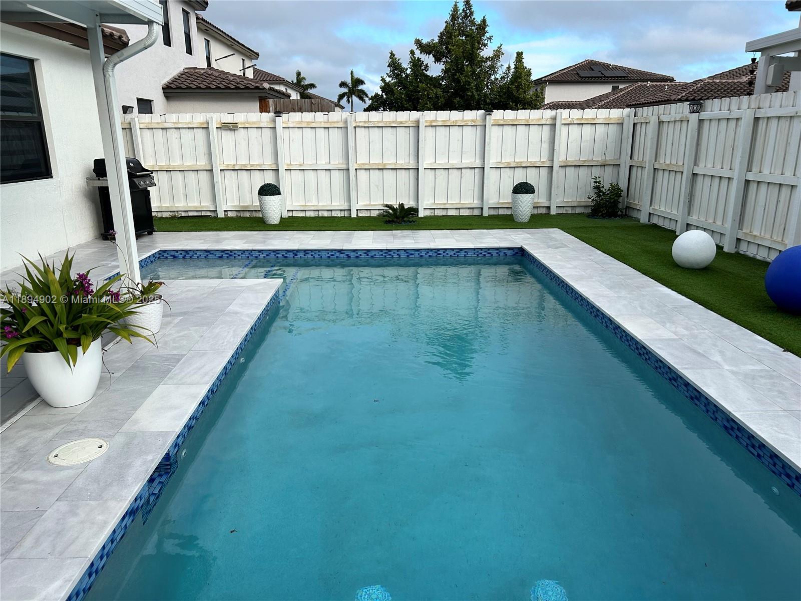 ESTATES AT SILVER PALM - Residential