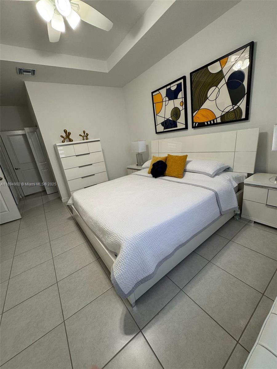 ESTATES AT SILVER PALM - Residential
