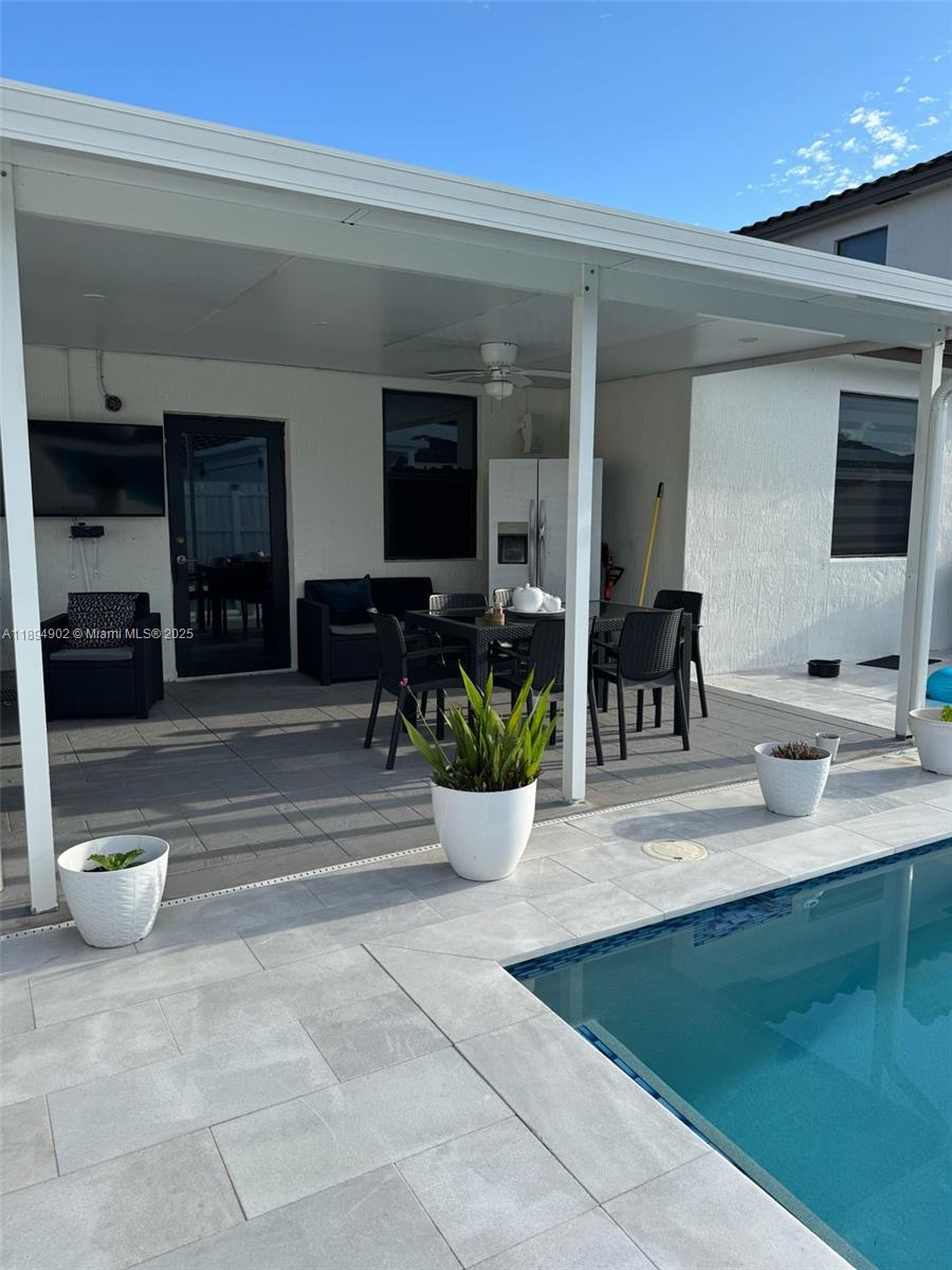 ESTATES AT SILVER PALM - Residential