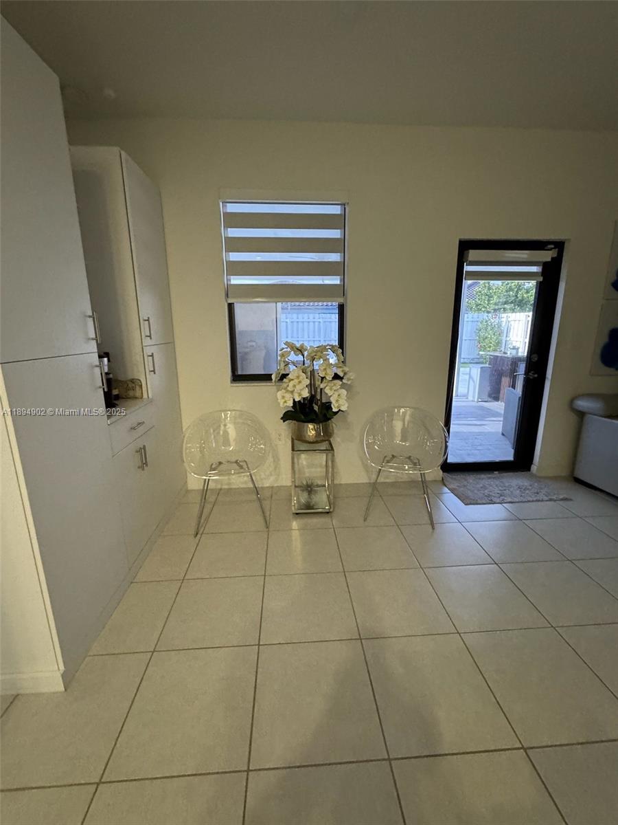 ESTATES AT SILVER PALM - Residential
