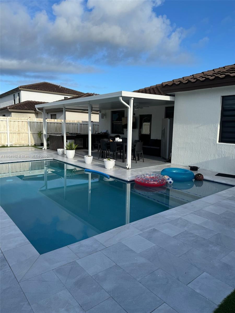 ESTATES AT SILVER PALM - Residential
