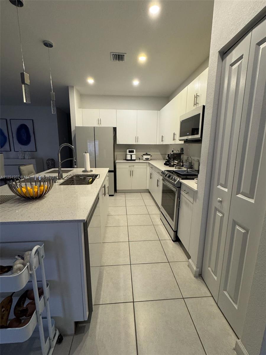 ESTATES AT SILVER PALM - Residential