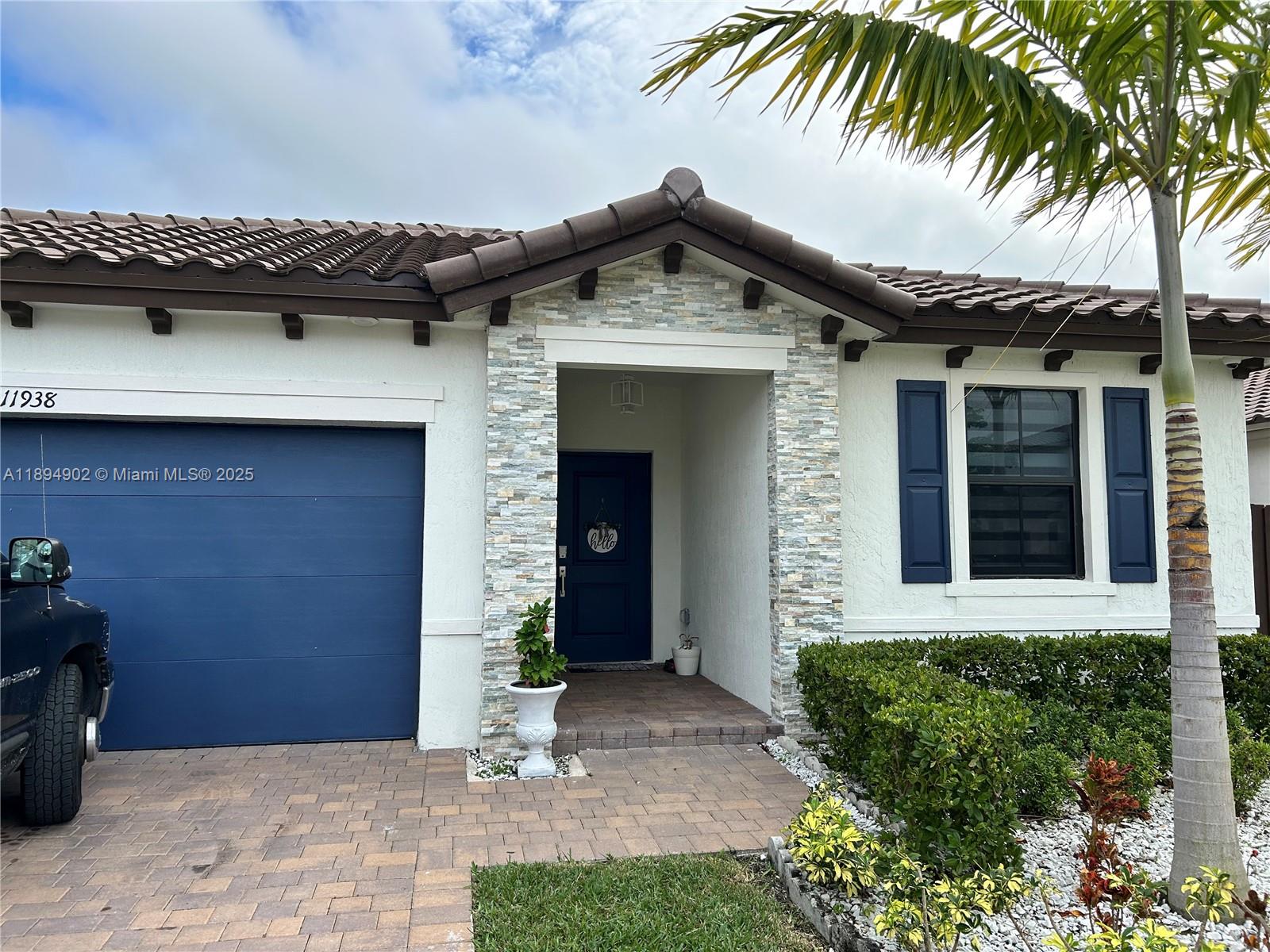 ESTATES AT SILVER PALM - Residential