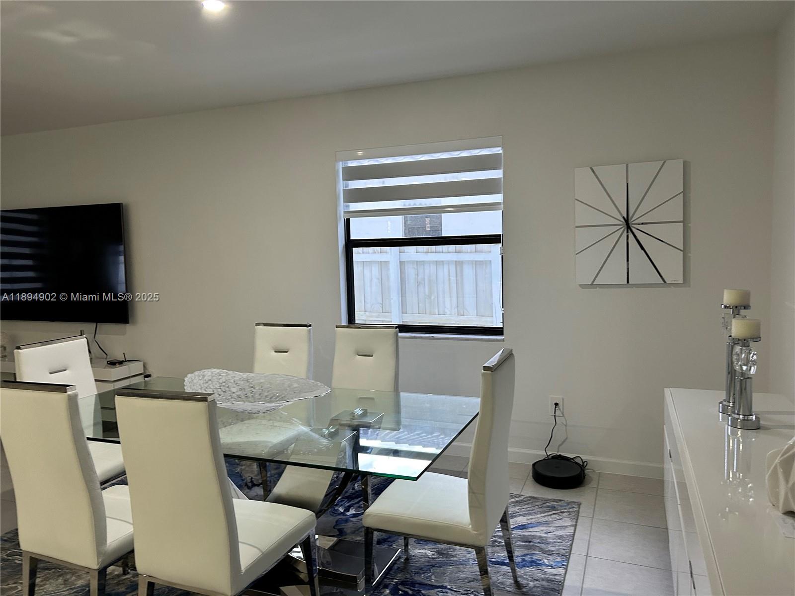 ESTATES AT SILVER PALM - Residential