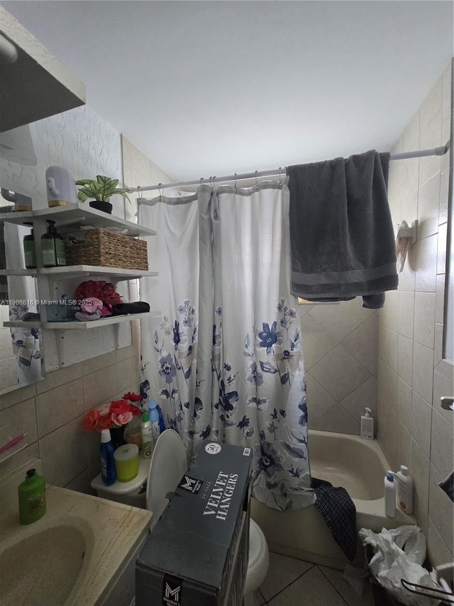 HOLLYWOOD BEACH GARDENS - Residential Income