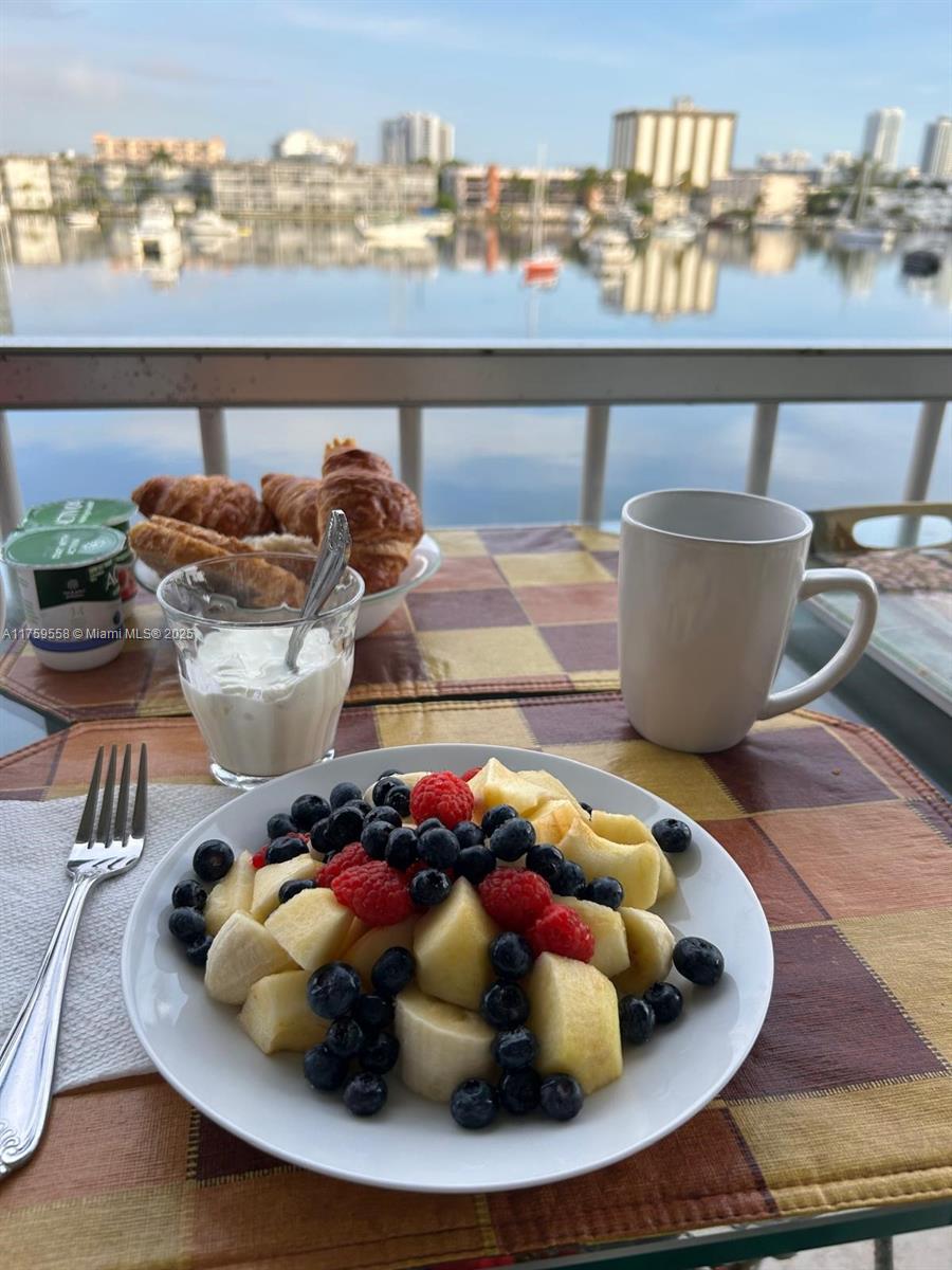 PARADISE HARBOUR APTS CO- - Residential Lease