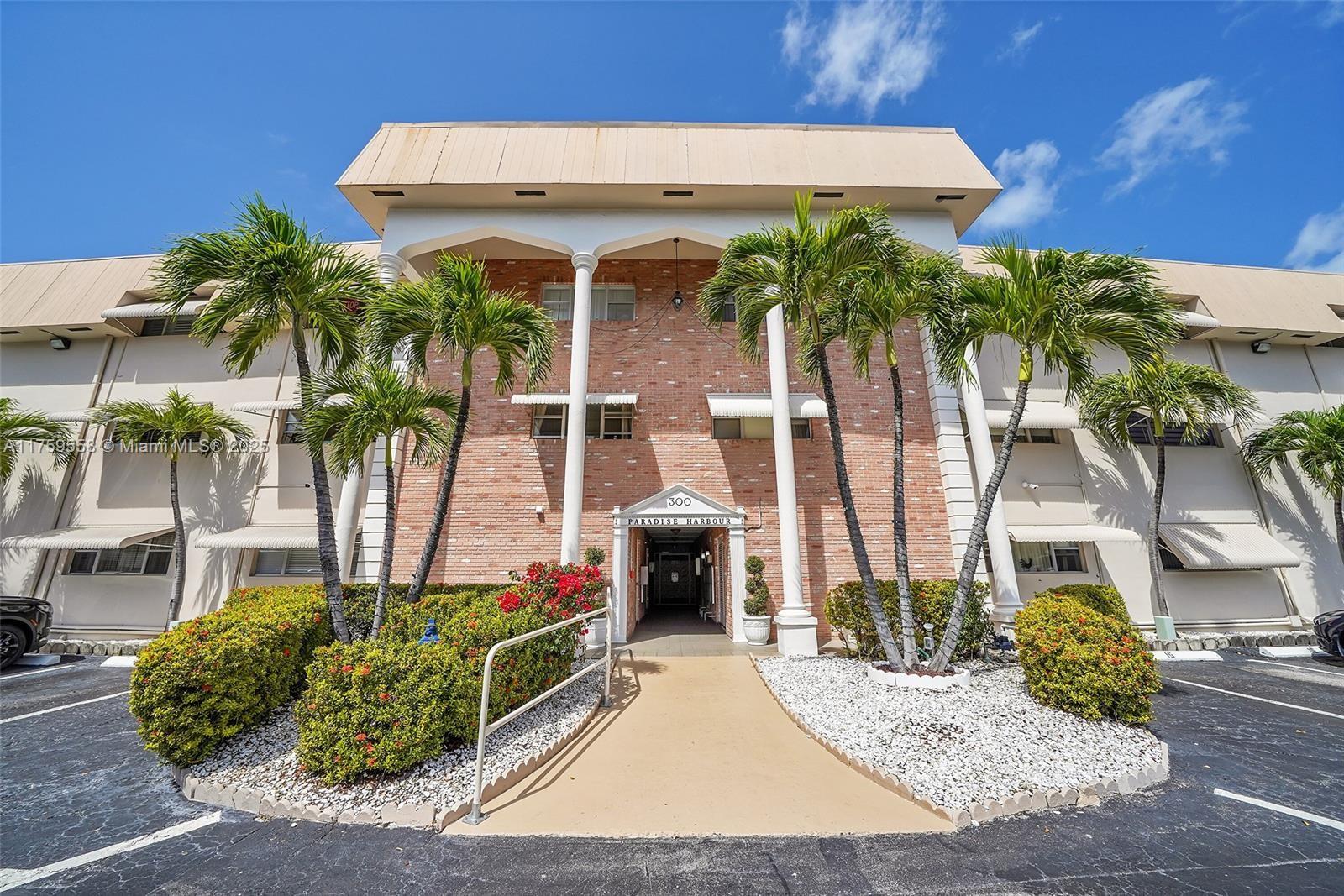 PARADISE HARBOUR APTS CO- - Residential Lease