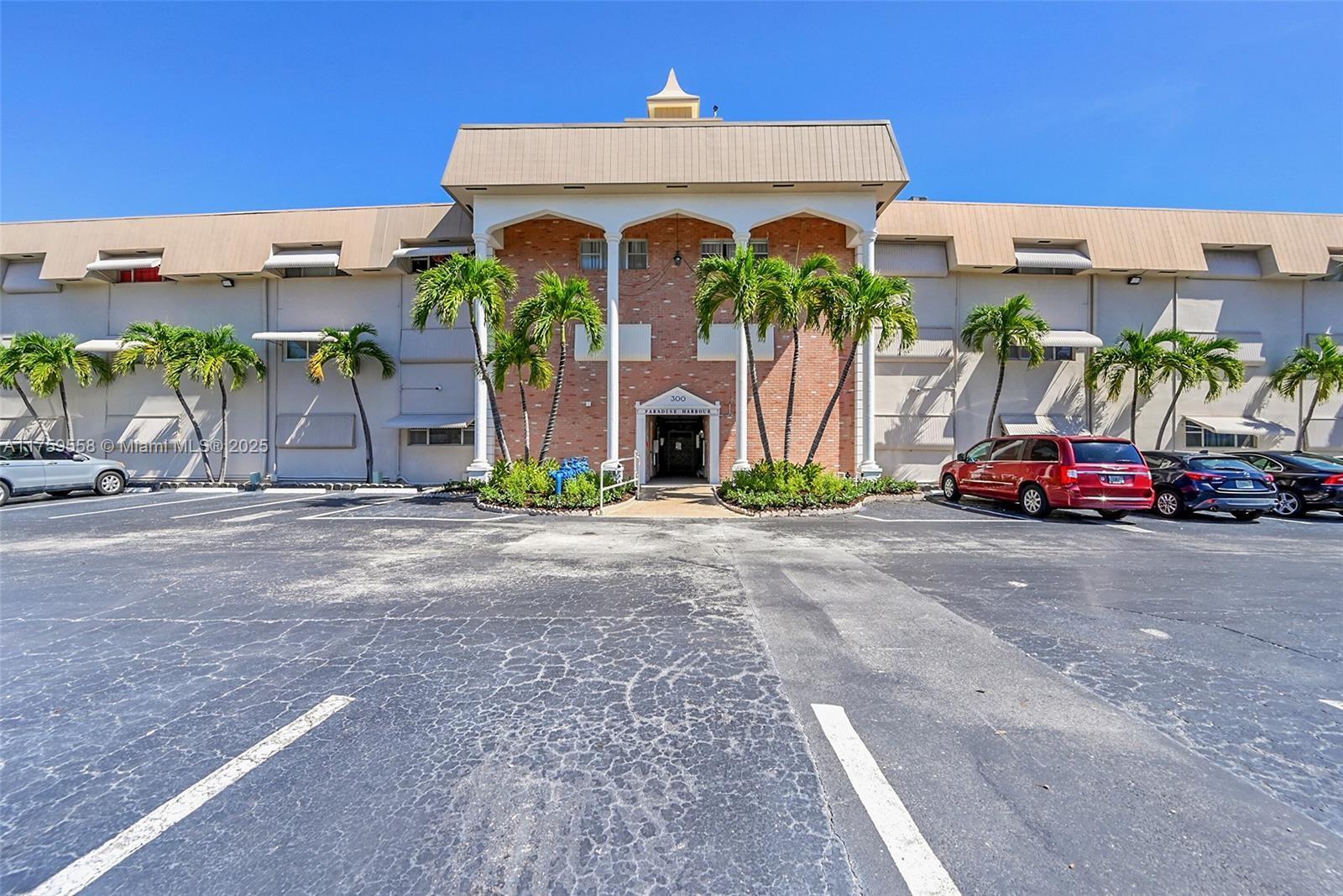 PARADISE HARBOUR APTS CO- - Residential Lease