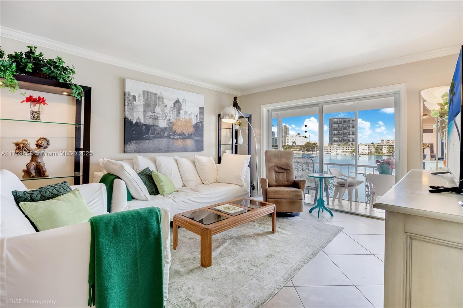 PARADISE HARBOUR APTS CO- - Residential Lease