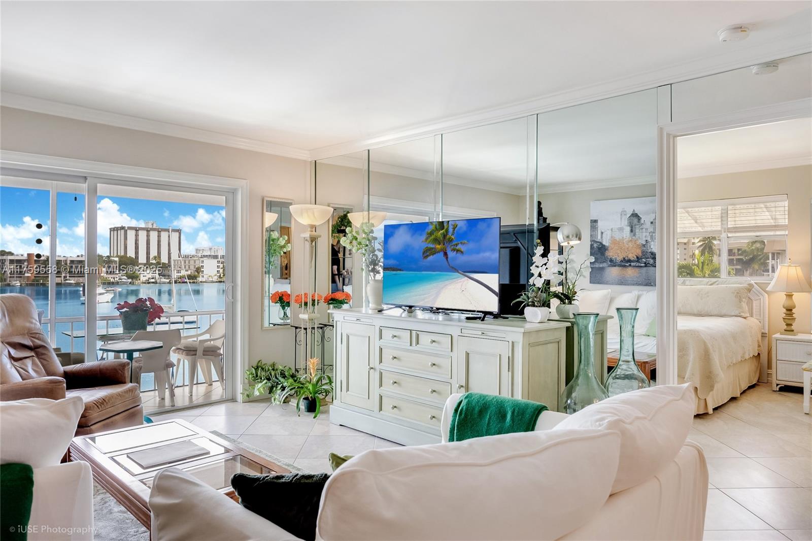 PARADISE HARBOUR APTS CO- - Residential Lease