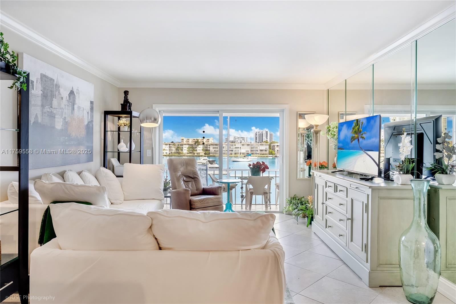 PARADISE HARBOUR APTS CO- - Residential Lease