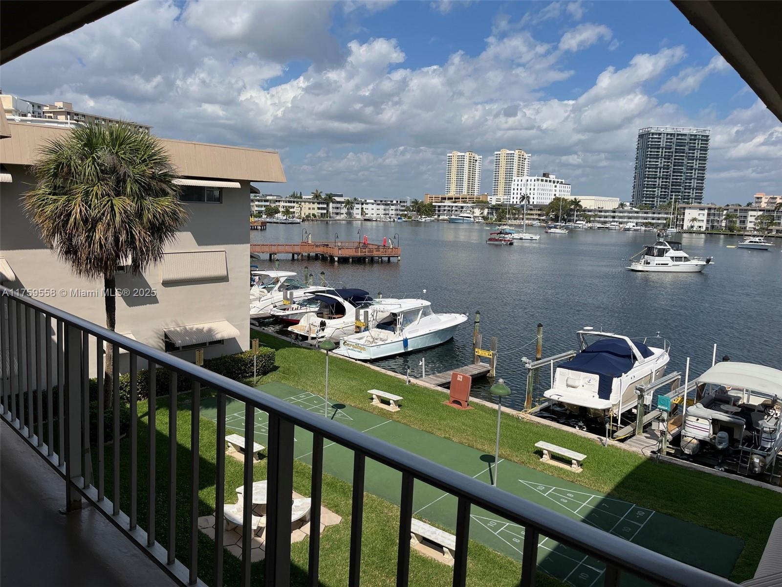 PARADISE HARBOUR APTS CO- - Residential Lease