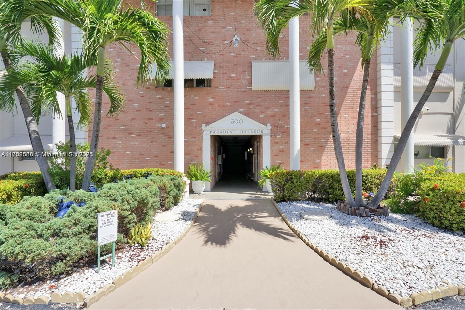 PARADISE HARBOUR APTS CO- - Residential Lease