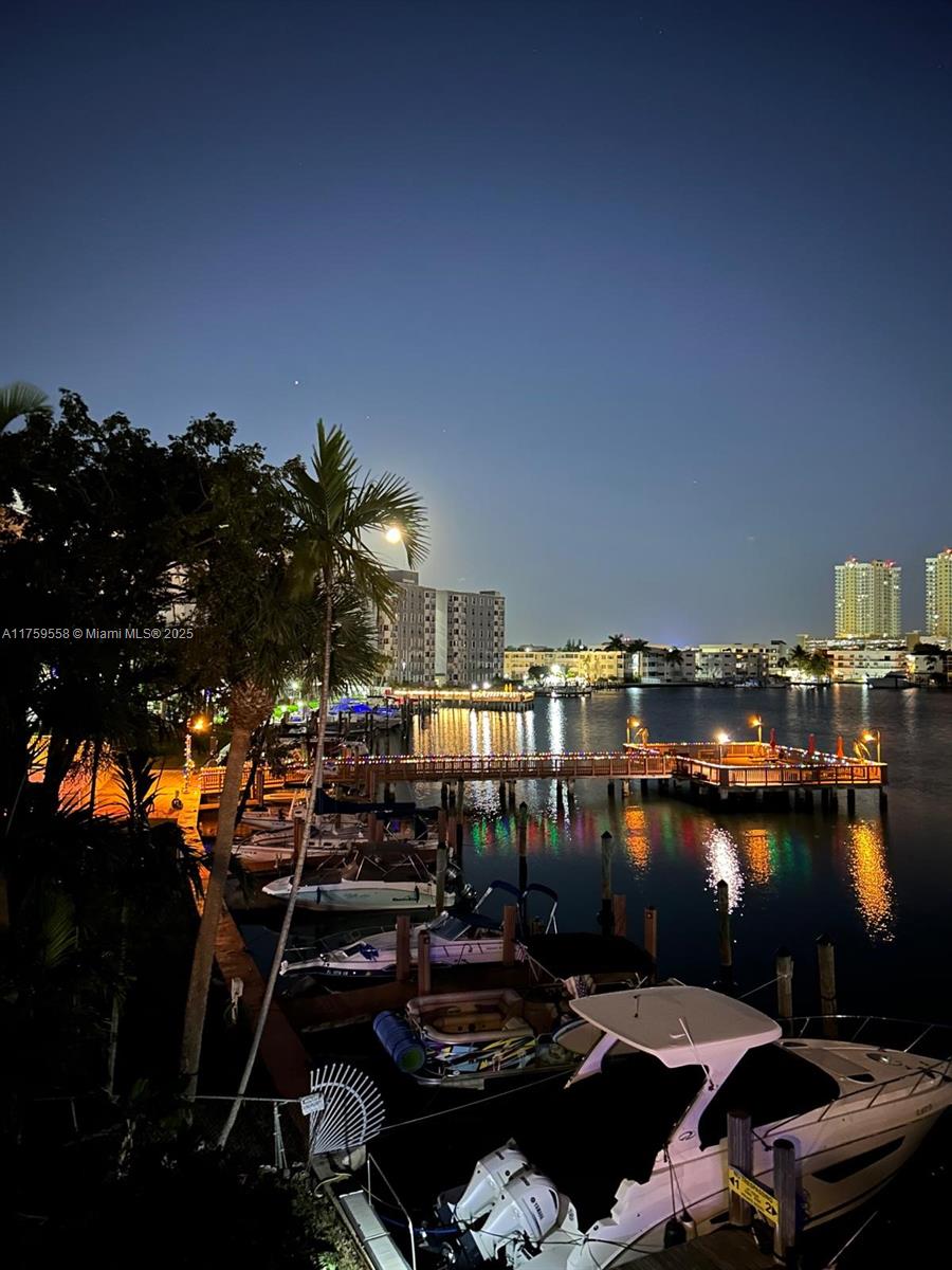 PARADISE HARBOUR APTS CO- - Residential Lease