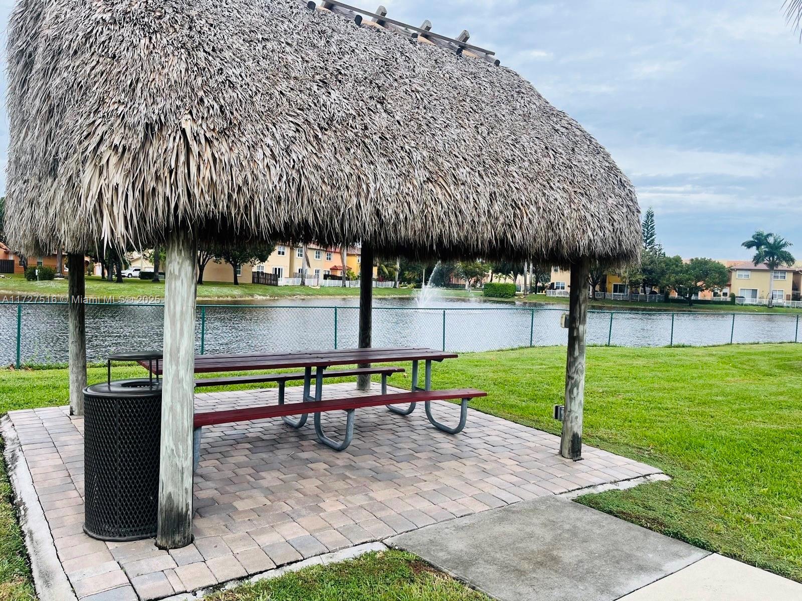 PROMENADE SHORES AT DORAL - Residential