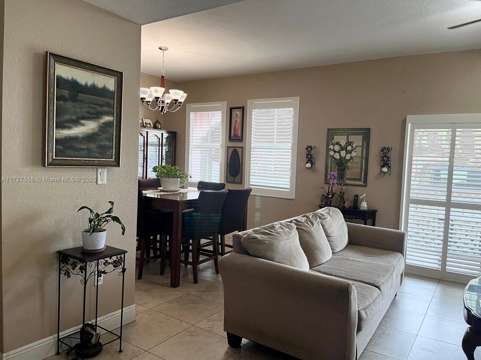 PROMENADE SHORES AT DORAL - Residential