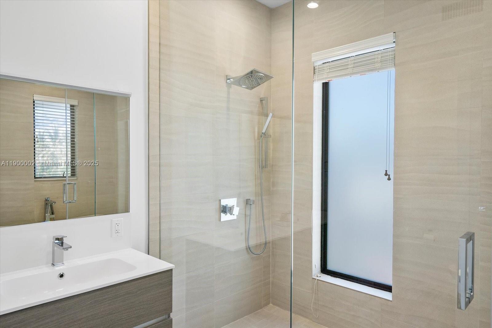 HOLLYWOOD CENTRAL BEACH - Residential Lease