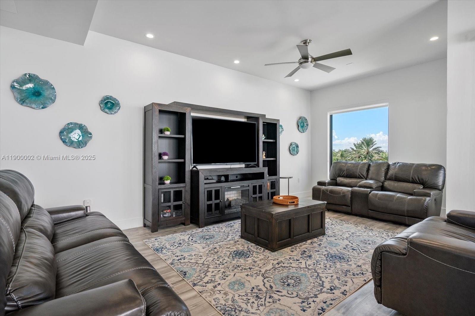 HOLLYWOOD CENTRAL BEACH - Residential Lease