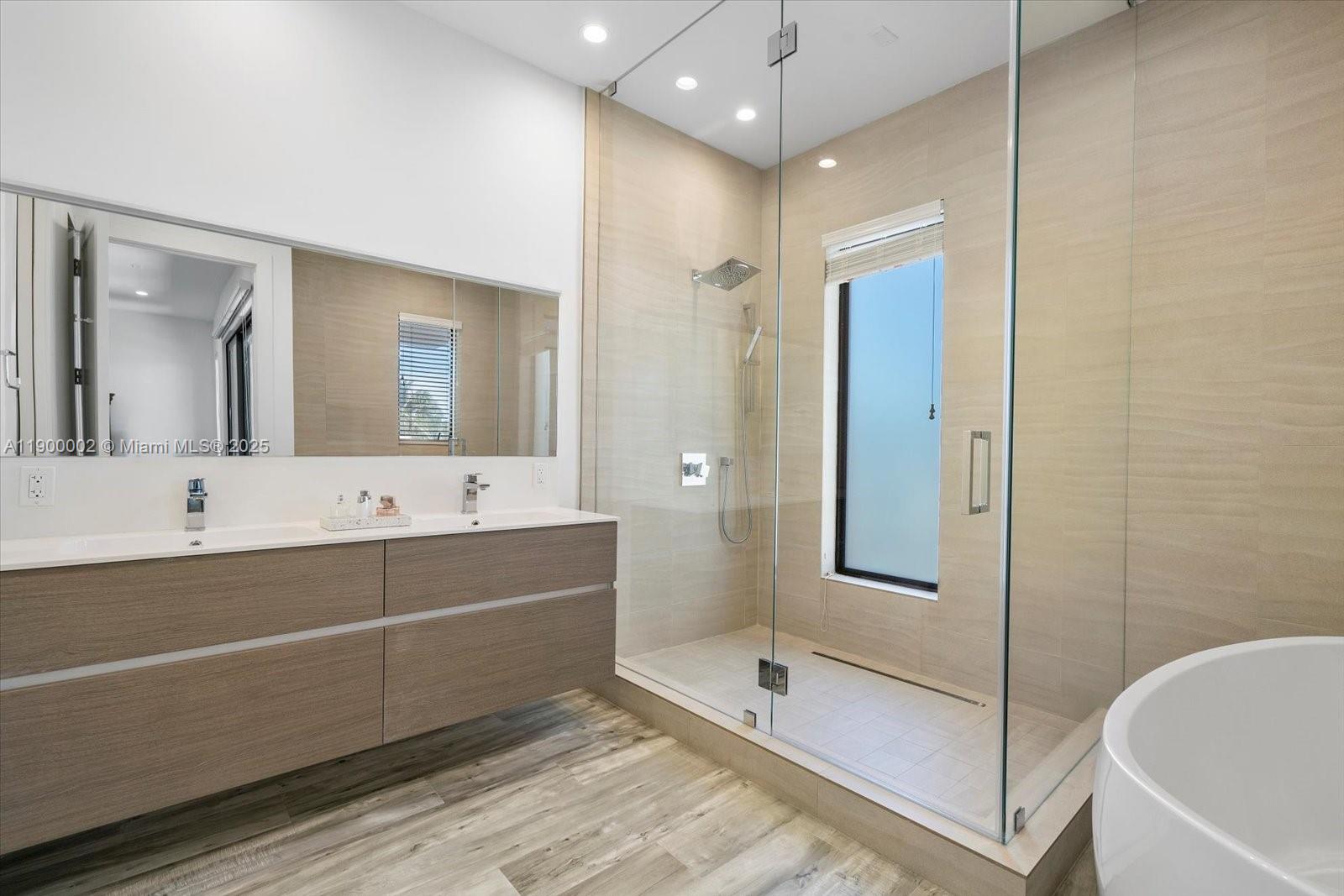 HOLLYWOOD CENTRAL BEACH - Residential Lease